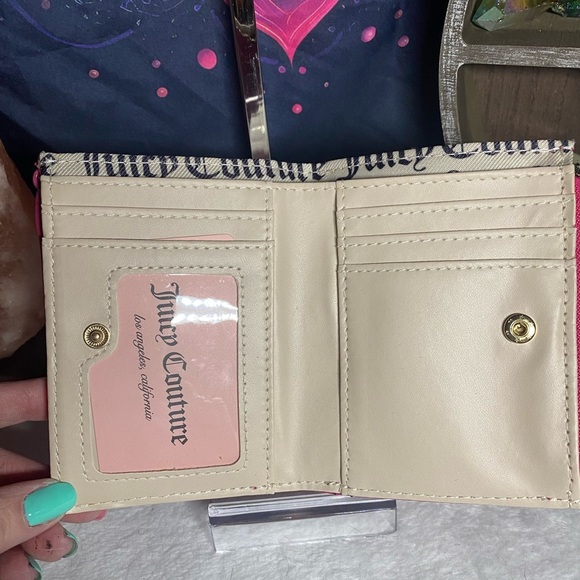NWT Juicy Couture Pink Flash Embossed Bifold Wallet - Picture 3 of 5